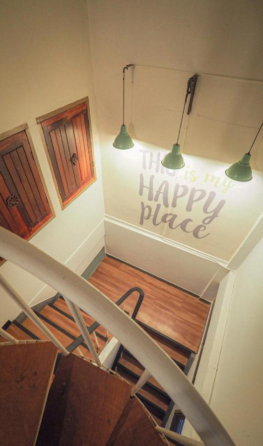 I-Sleep Silom Hostel Бангкок Экстерьер фото