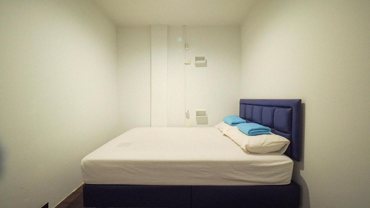 I-Sleep Silom Hostel Бангкок Экстерьер фото