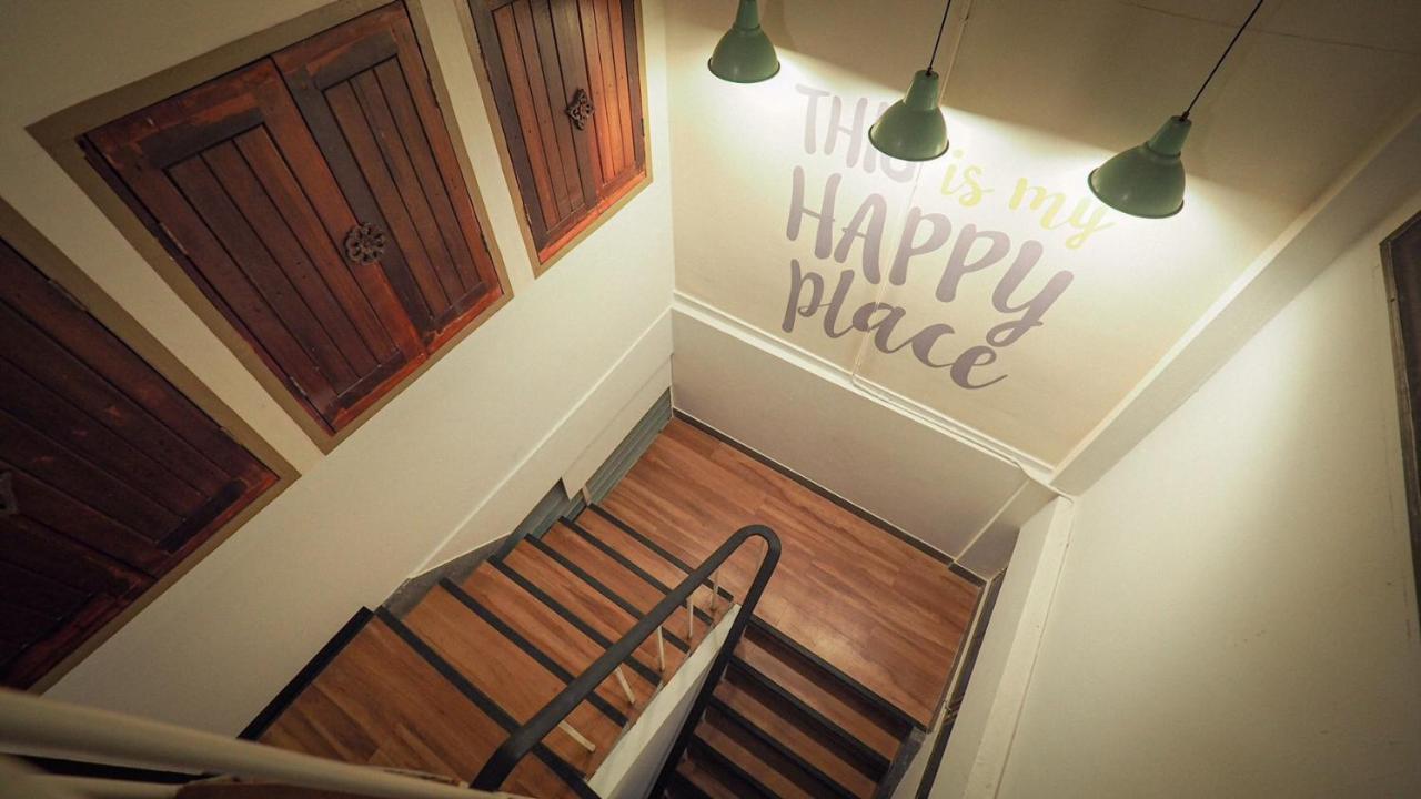 I-Sleep Silom Hostel Бангкок Экстерьер фото