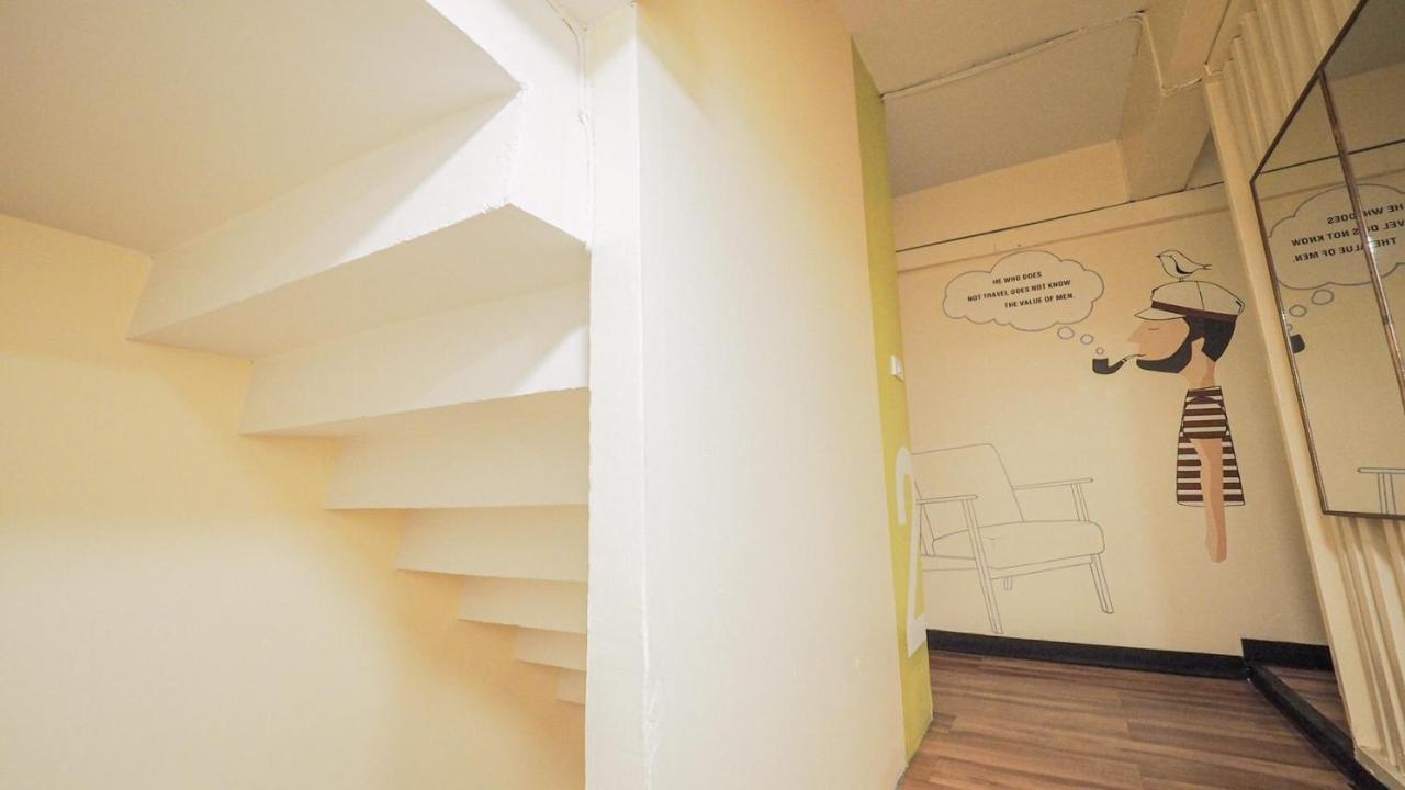 I-Sleep Silom Hostel Бангкок Экстерьер фото