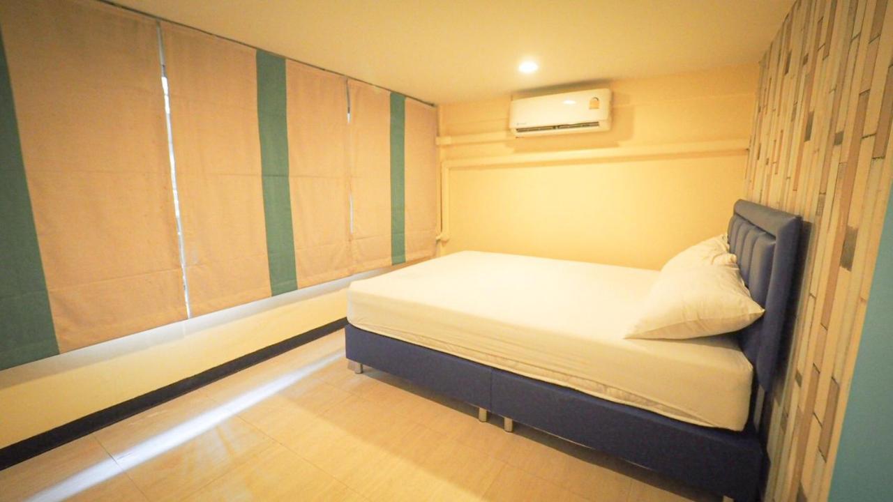I-Sleep Silom Hostel Бангкок Экстерьер фото