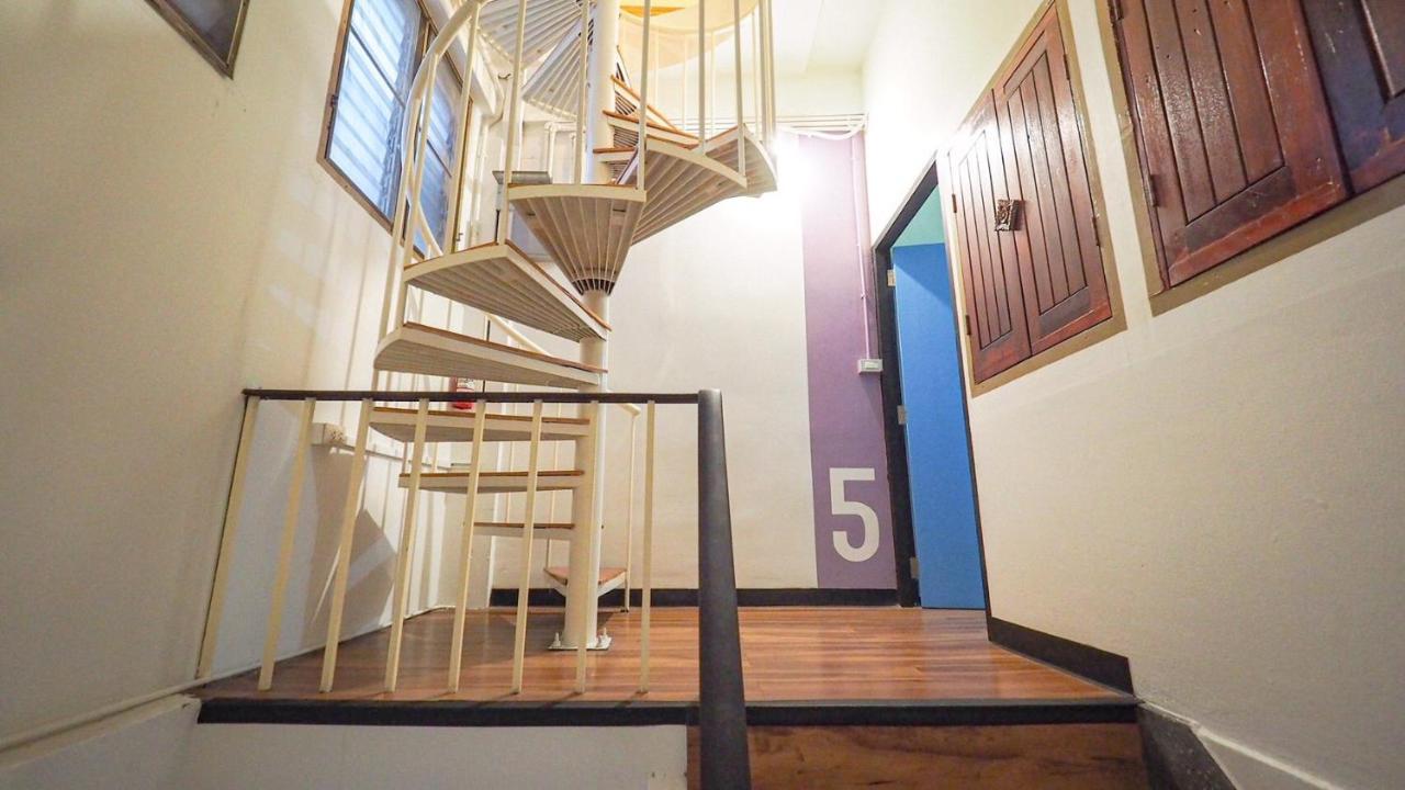 I-Sleep Silom Hostel Бангкок Экстерьер фото