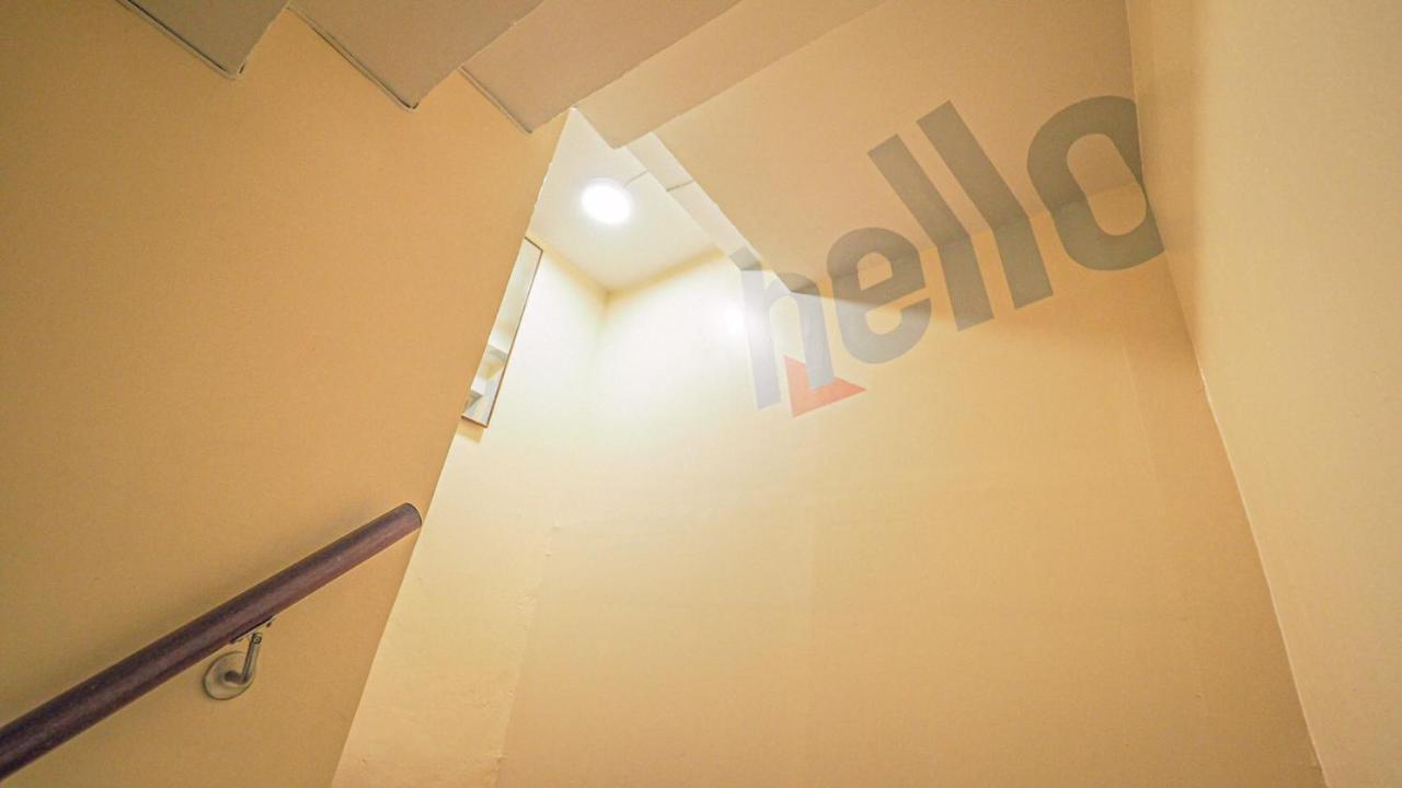 I-Sleep Silom Hostel Бангкок Экстерьер фото