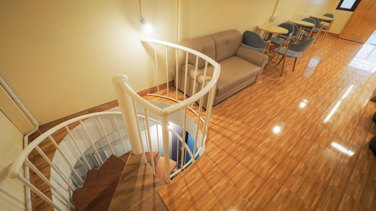 I-Sleep Silom Hostel Бангкок Экстерьер фото