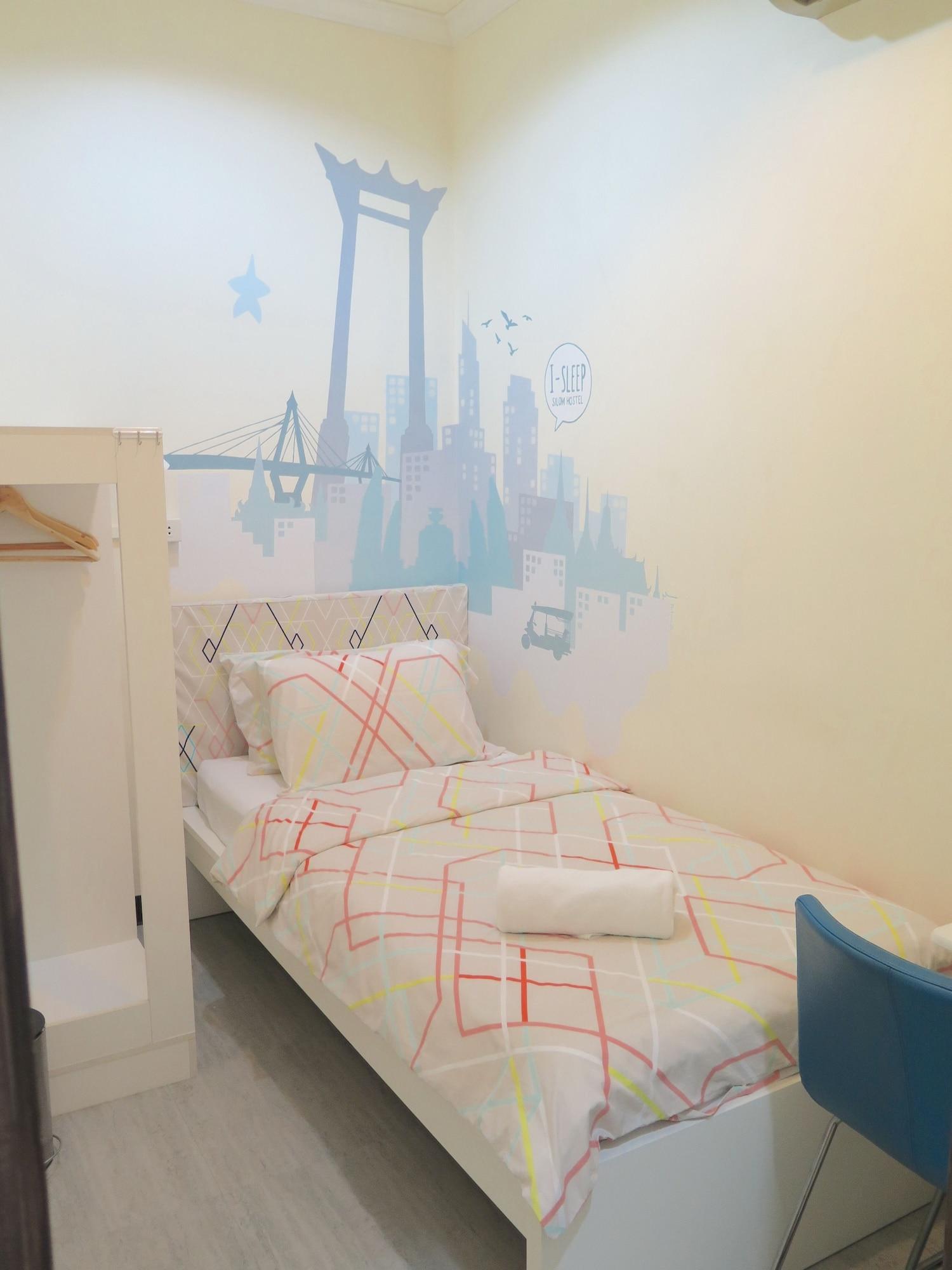 I-Sleep Silom Hostel Бангкок Экстерьер фото