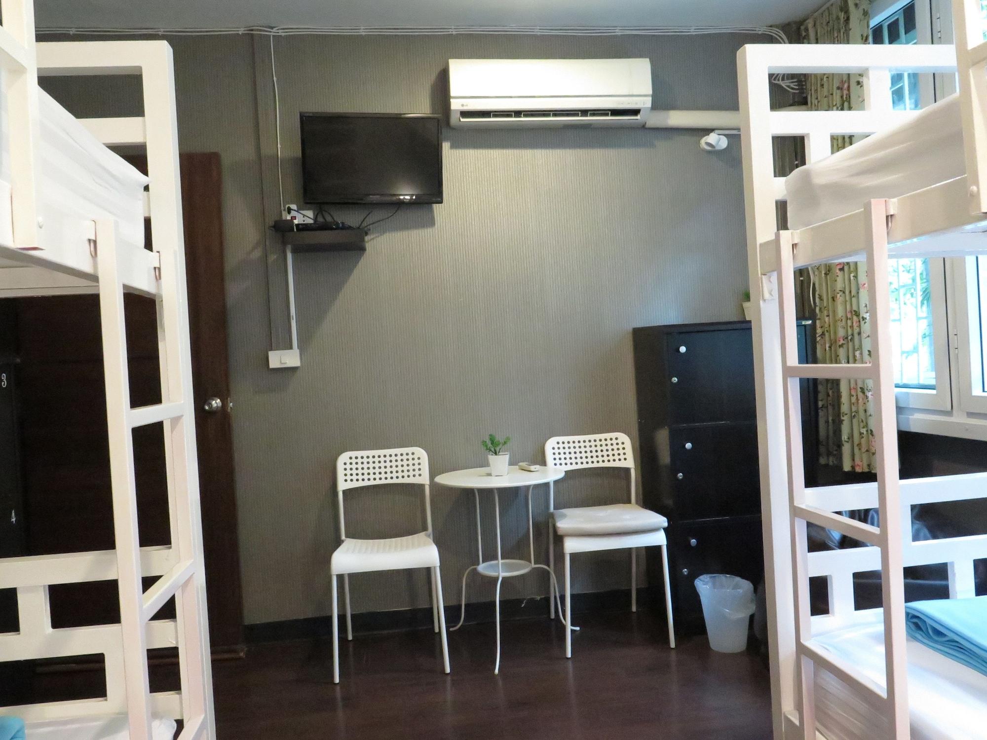 I-Sleep Silom Hostel Бангкок Экстерьер фото