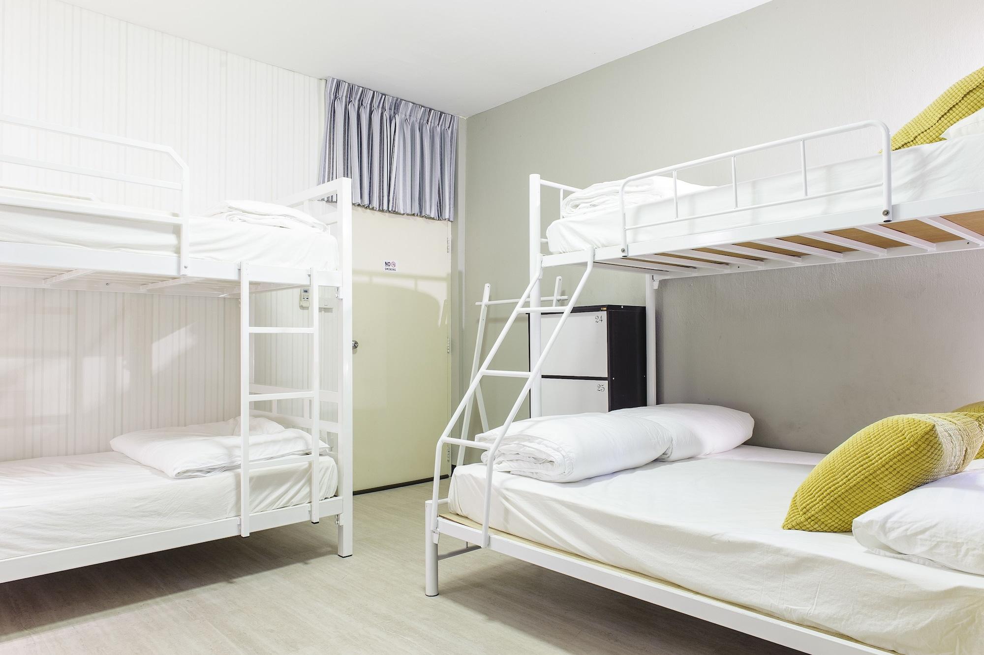 I-Sleep Silom Hostel Бангкок Экстерьер фото
