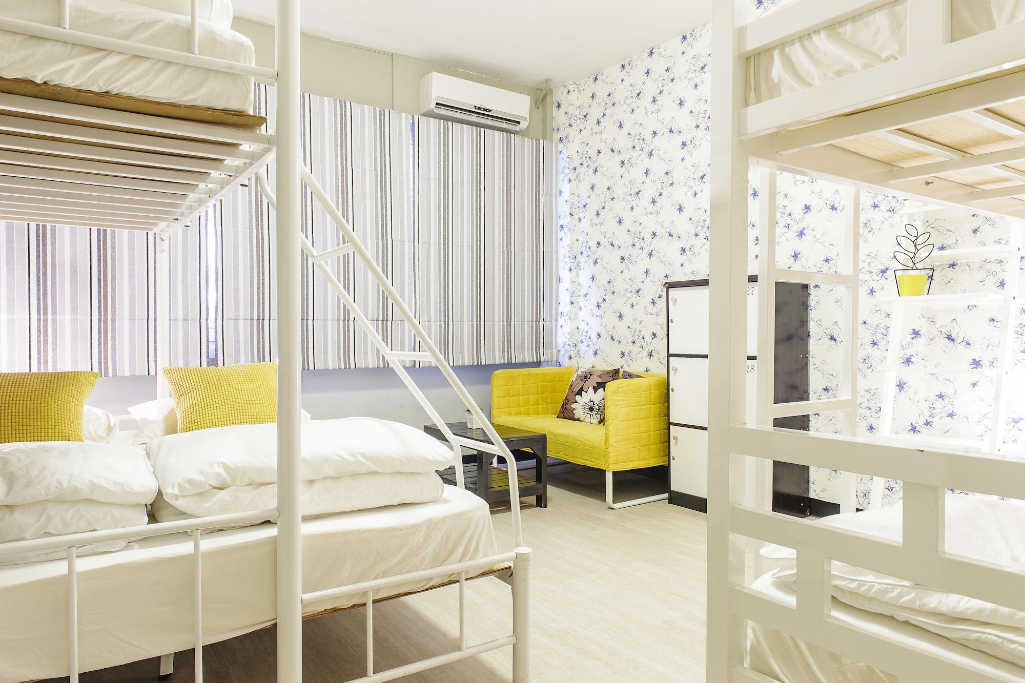 I-Sleep Silom Hostel Бангкок Экстерьер фото