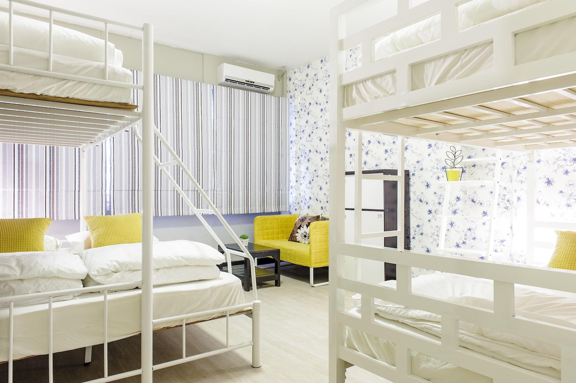 I-Sleep Silom Hostel Бангкок Экстерьер фото