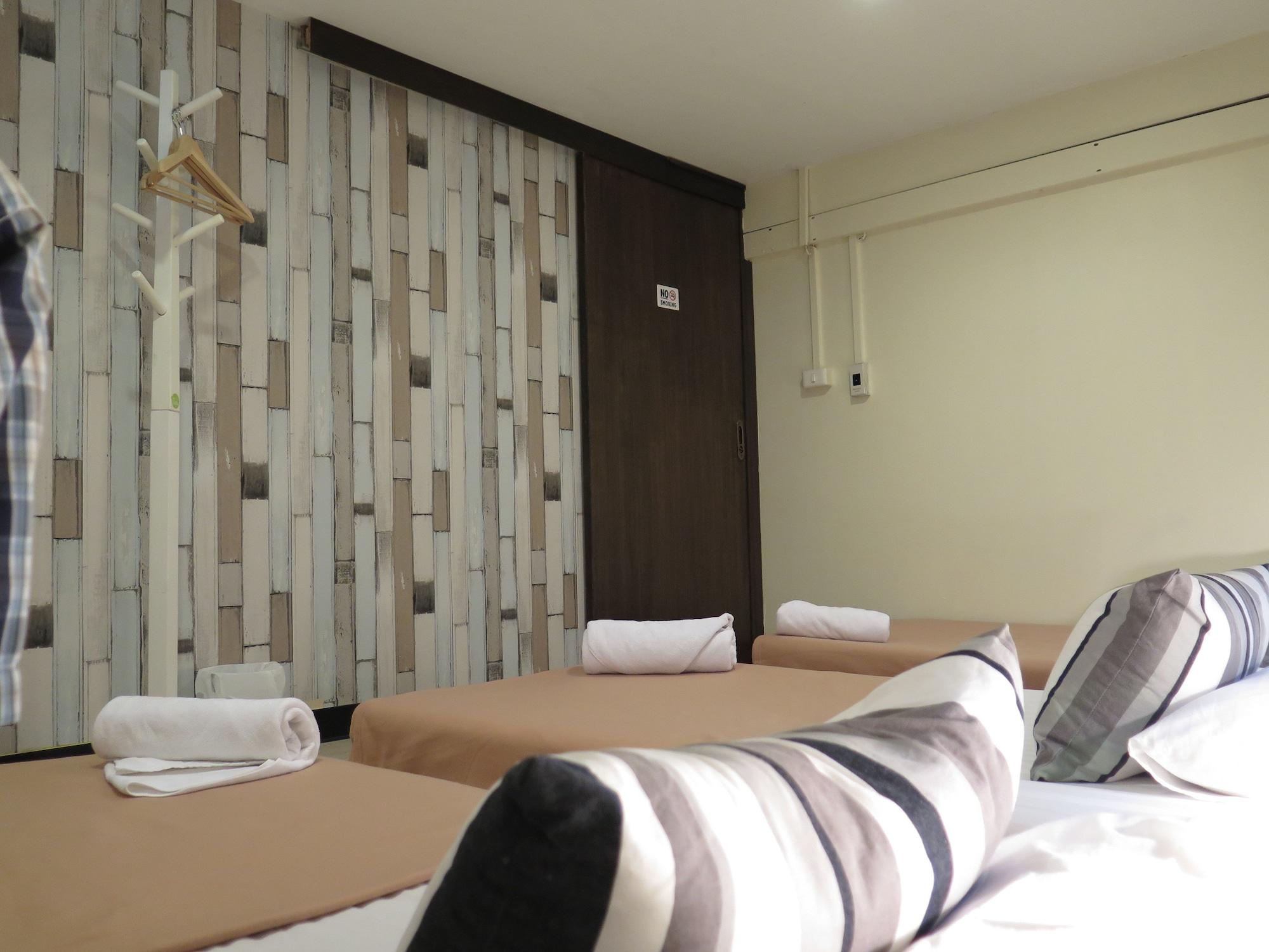 I-Sleep Silom Hostel Бангкок Экстерьер фото