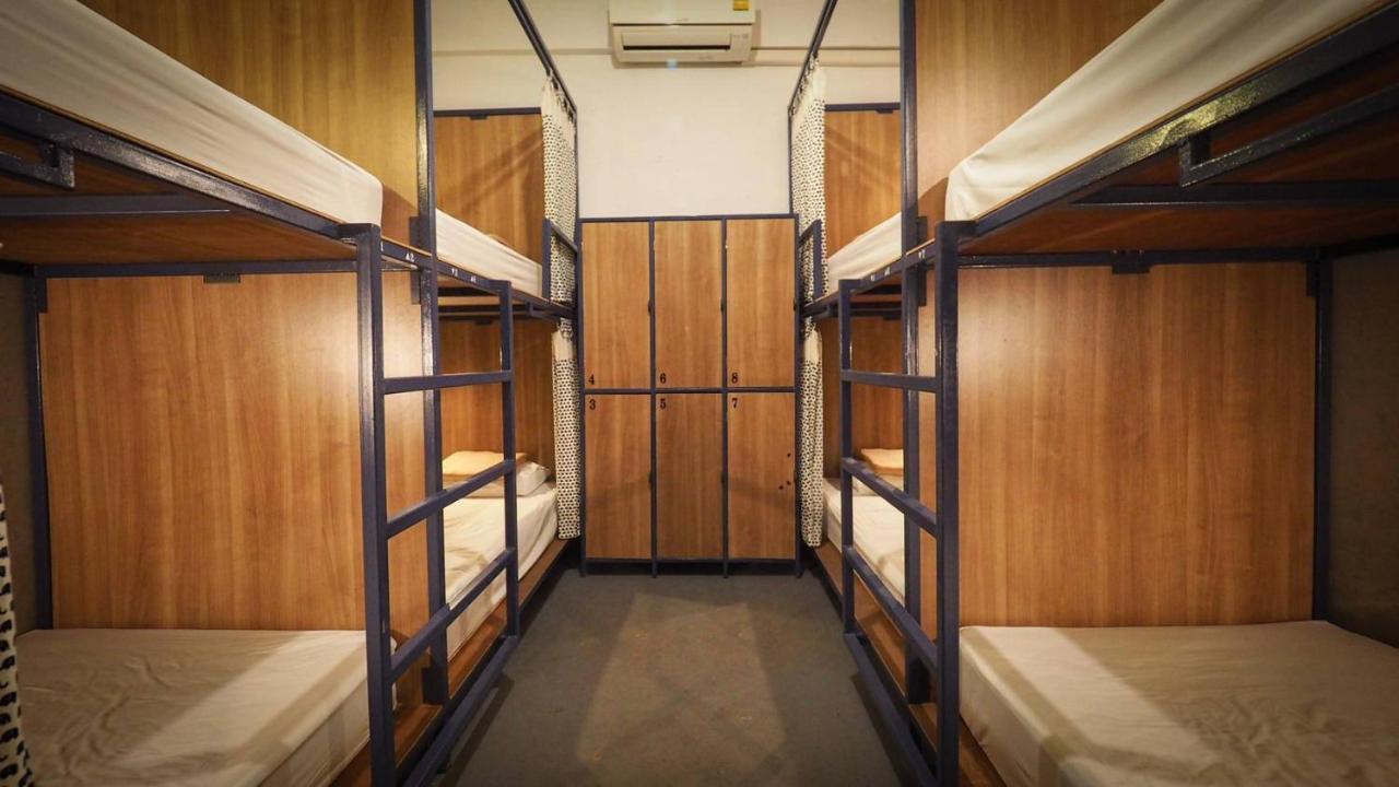 I-Sleep Silom Hostel Бангкок Экстерьер фото