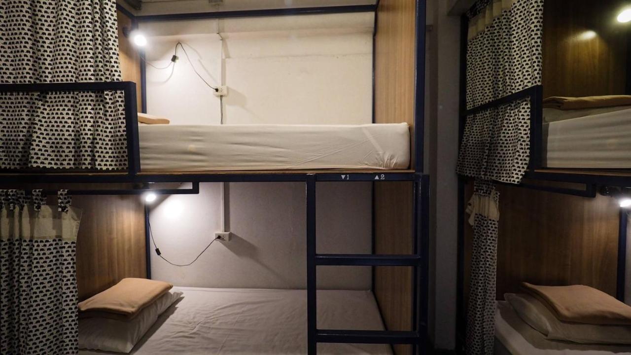 I-Sleep Silom Hostel Бангкок Экстерьер фото