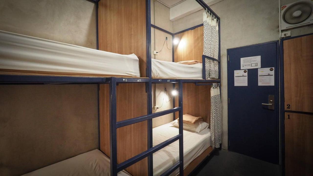 I-Sleep Silom Hostel Бангкок Экстерьер фото