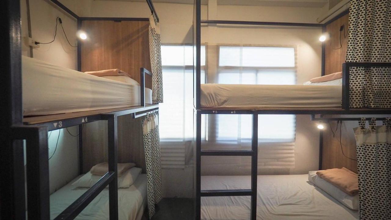 I-Sleep Silom Hostel Бангкок Экстерьер фото